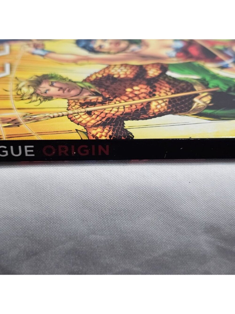 Justice League Vol. 1 Origin Comic Book By Geoff Johns Jim Lee & Scott Williams - Picture 11 of 13